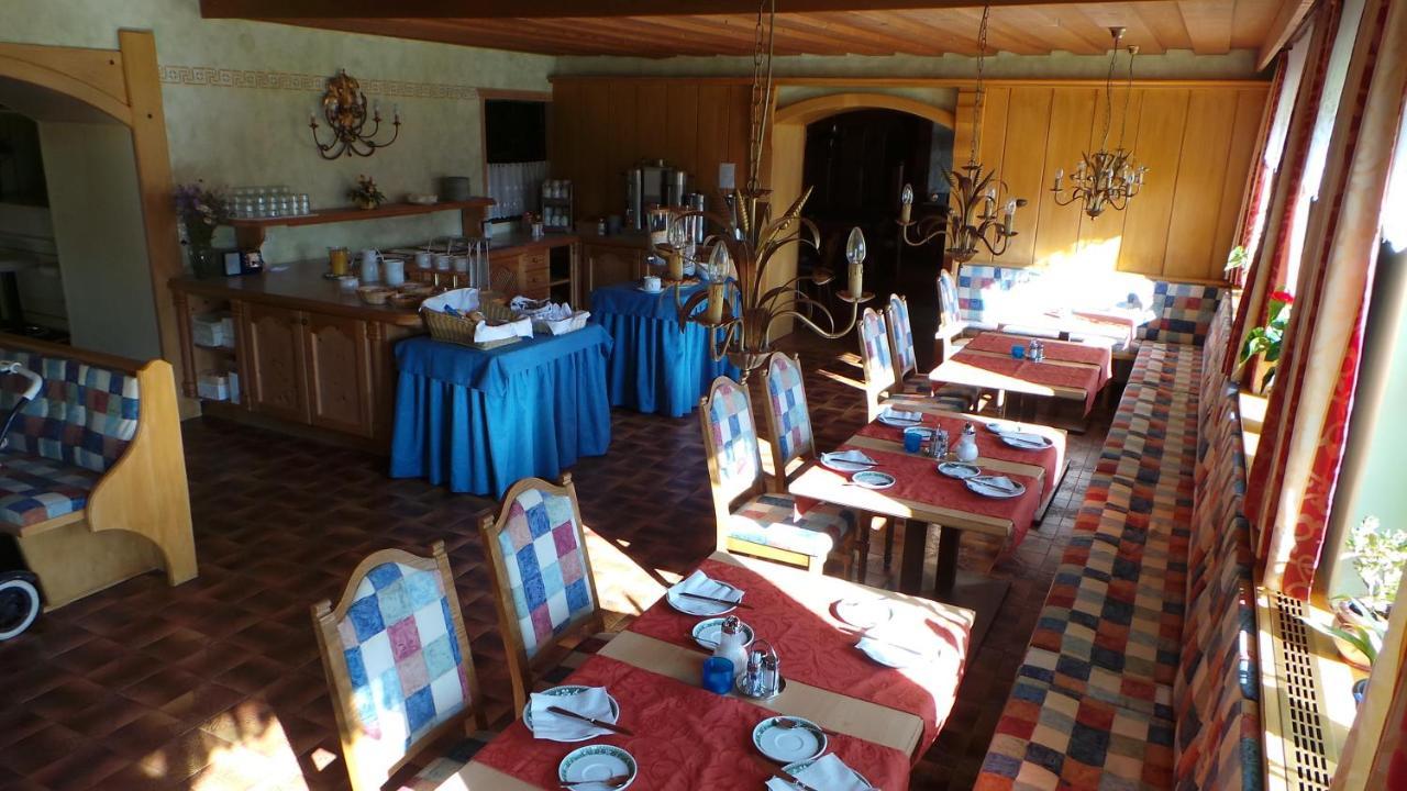 Hotel Zum Hirschen ロイタシュ エクステリア 写真
