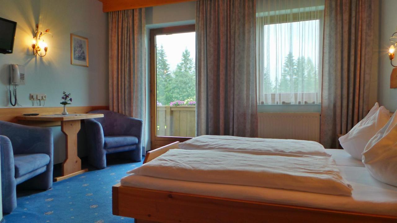 Hotel Zum Hirschen ロイタシュ エクステリア 写真