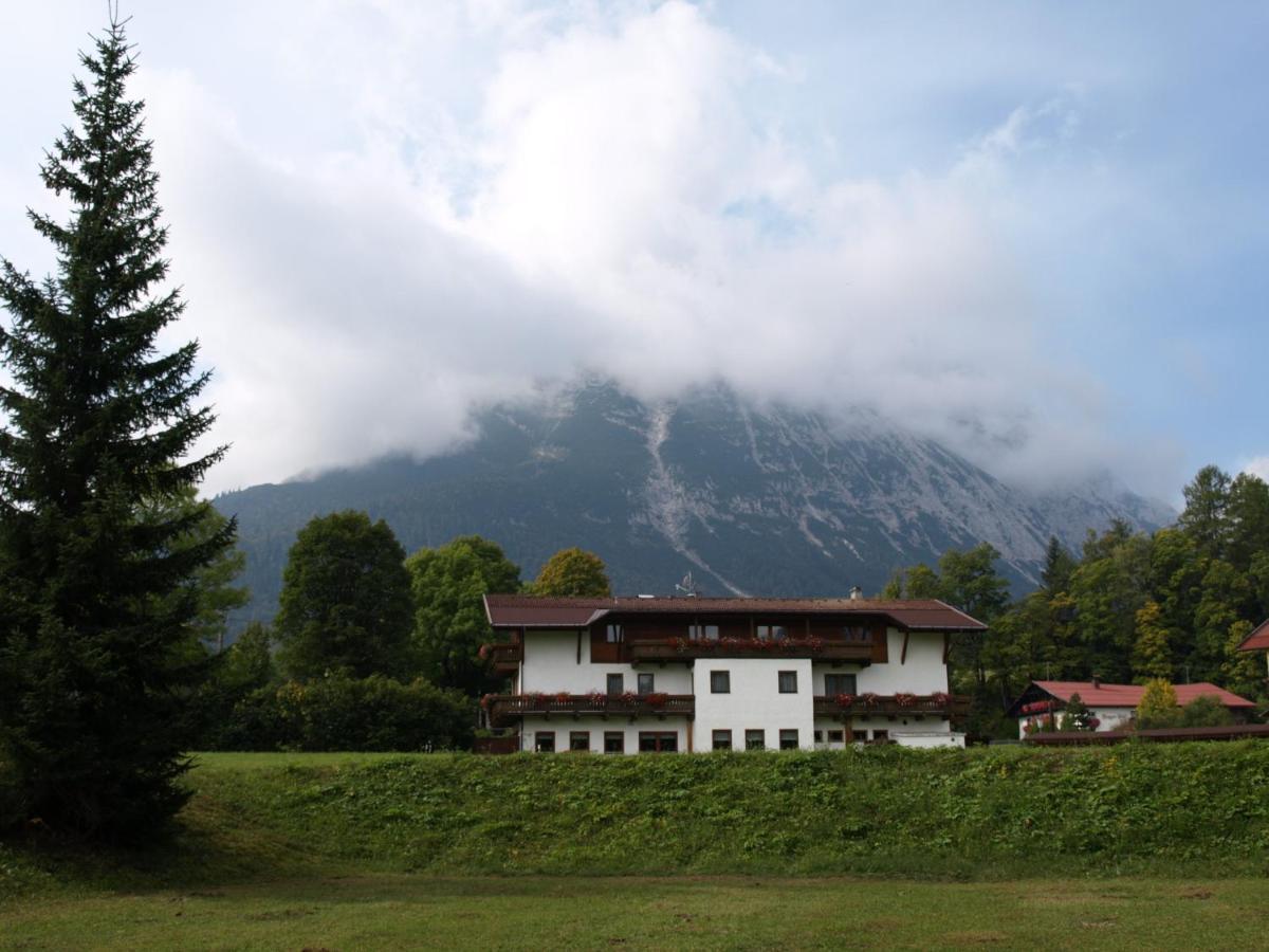 Hotel Zum Hirschen ロイタシュ エクステリア 写真