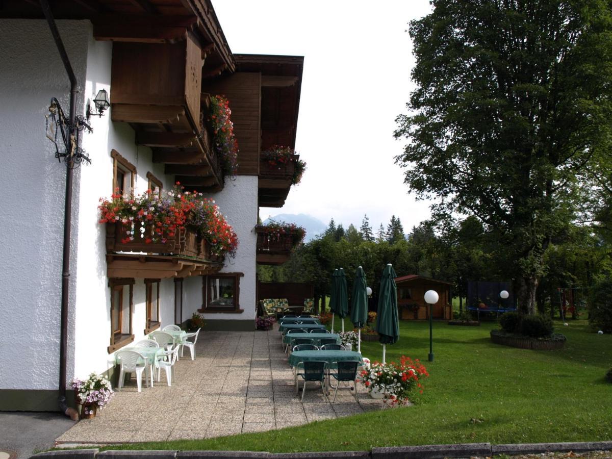 Hotel Zum Hirschen ロイタシュ エクステリア 写真