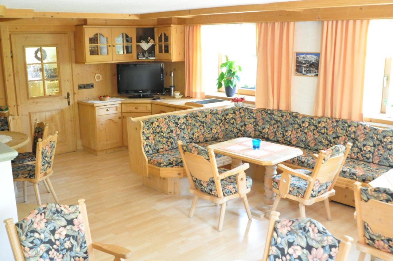 Hotel Zum Hirschen ロイタシュ エクステリア 写真