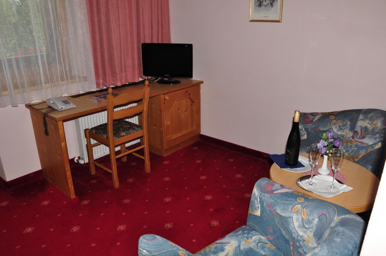 Hotel Zum Hirschen ロイタシュ 部屋 写真
