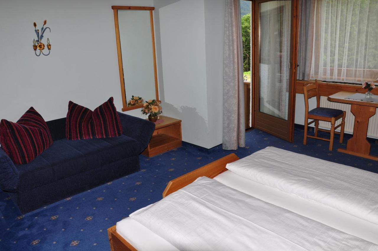 Hotel Zum Hirschen ロイタシュ エクステリア 写真