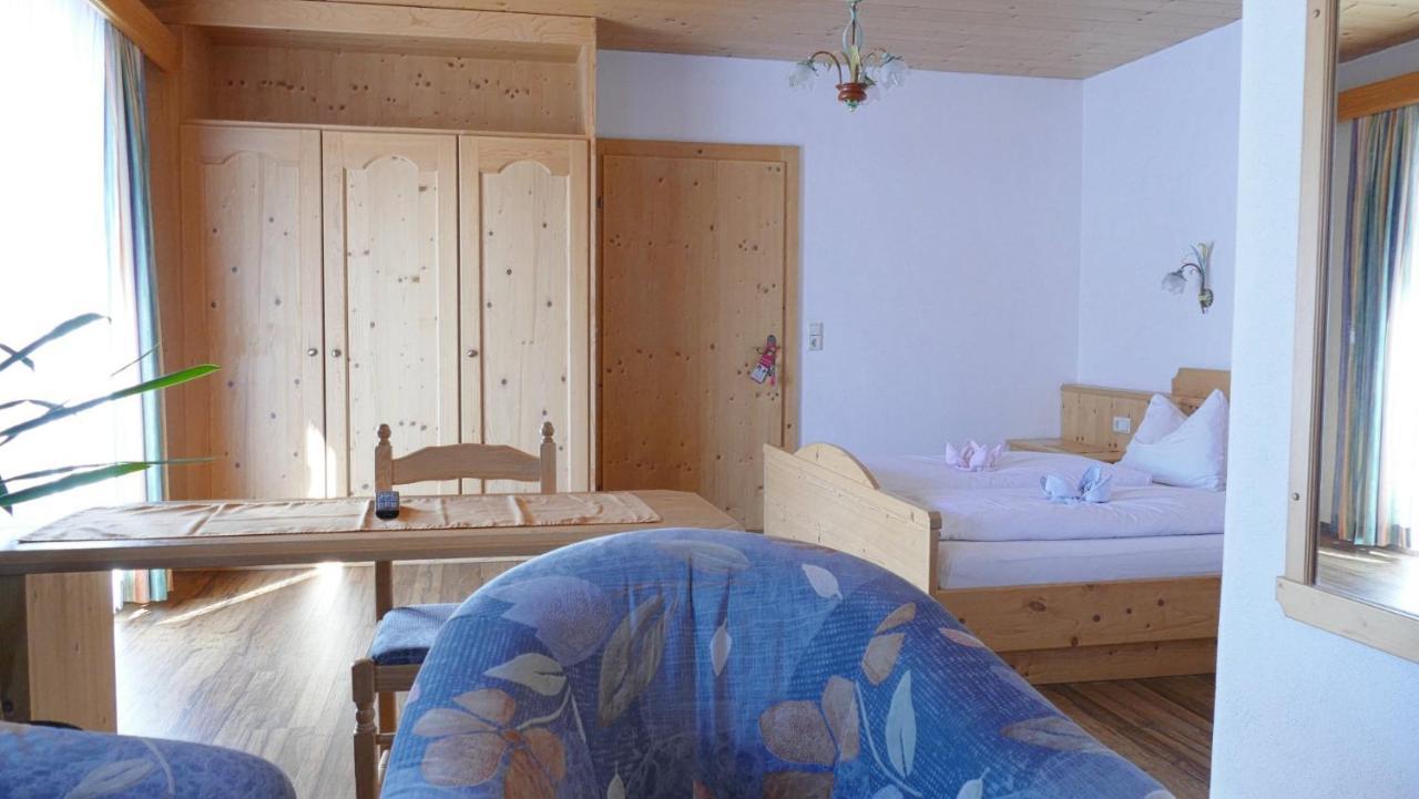 Hotel Zum Hirschen ロイタシュ エクステリア 写真