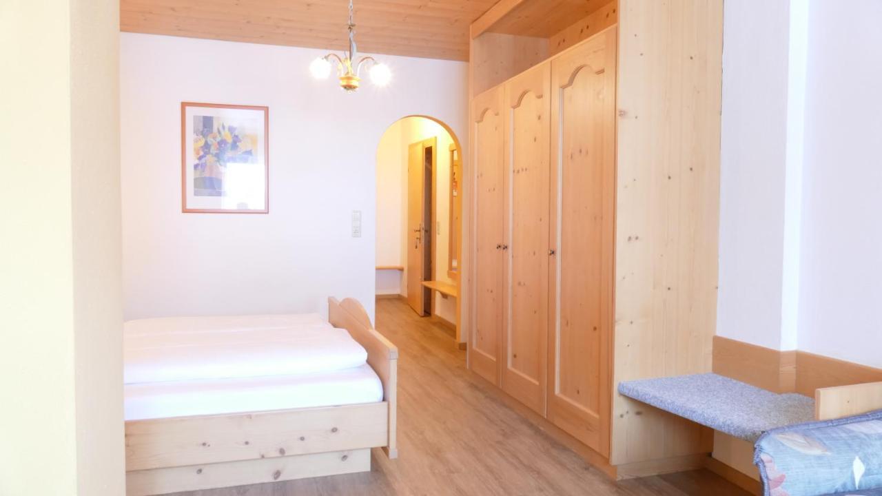 Hotel Zum Hirschen ロイタシュ エクステリア 写真